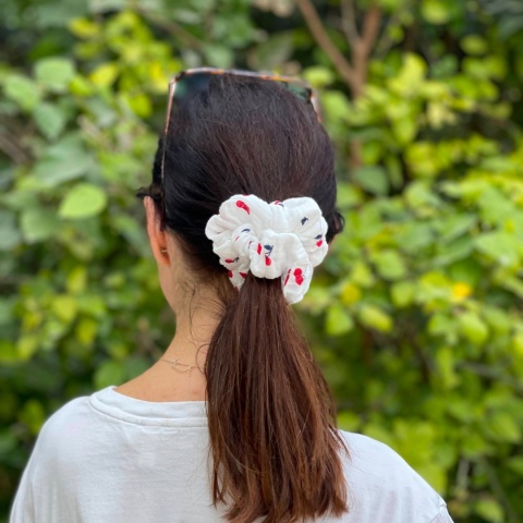 scrunchie wiśnie 2