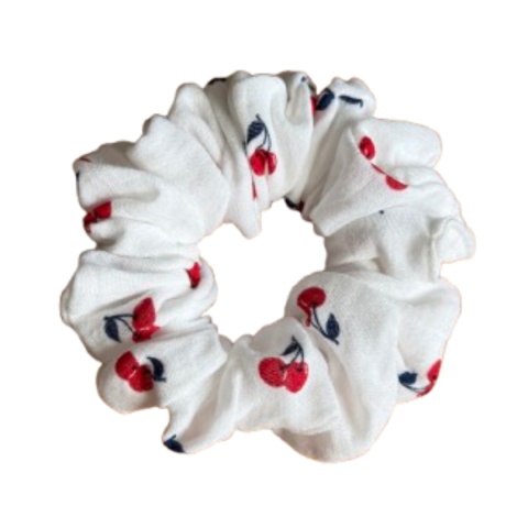 scrunchie wiśnie na śmietankowym