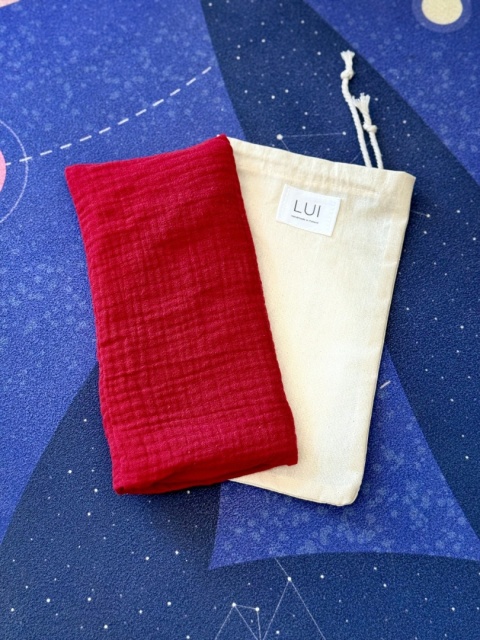 woreczek czerwony etui